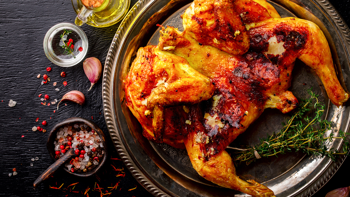 Куличи и пасхальные ужины от Юлии Высоцкой для жителей Москвы